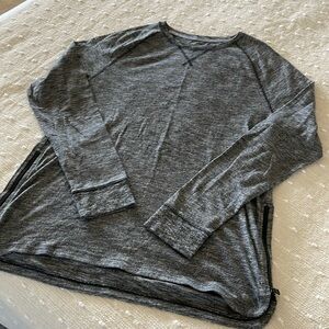 Ultra-soft long sleeve with zip detail on the sides